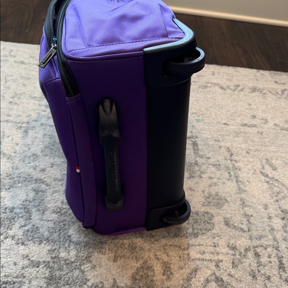 Delsey Paris Purple Carry On Roller Bag NWOT - Picture 3 of 11